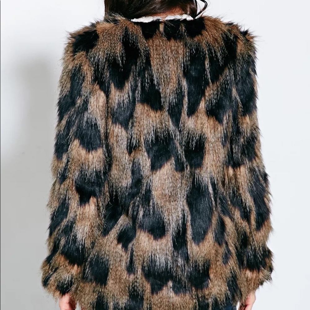 Urban Outfitters Ladakh โPepeโ Faux Fur Jacket - Picture 2 of 16